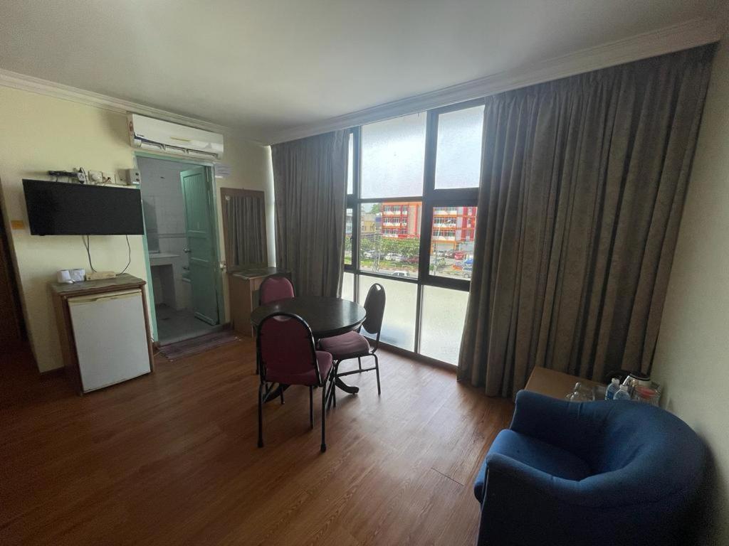 Mega Inn Sri Aman Simanggang Exterior foto